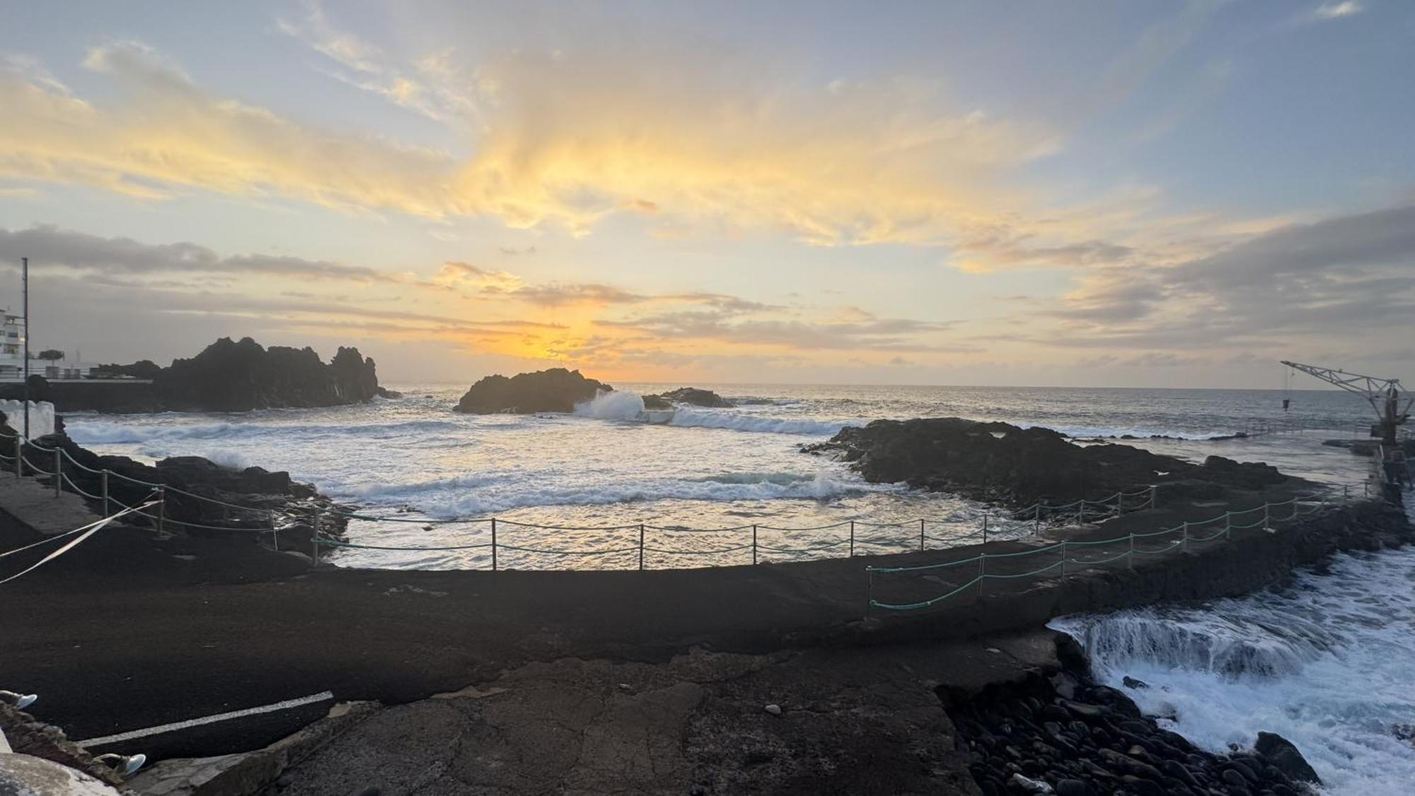 Manolo Pris En El Mar Teide Con Piscina Natural El Pris Exterior foto